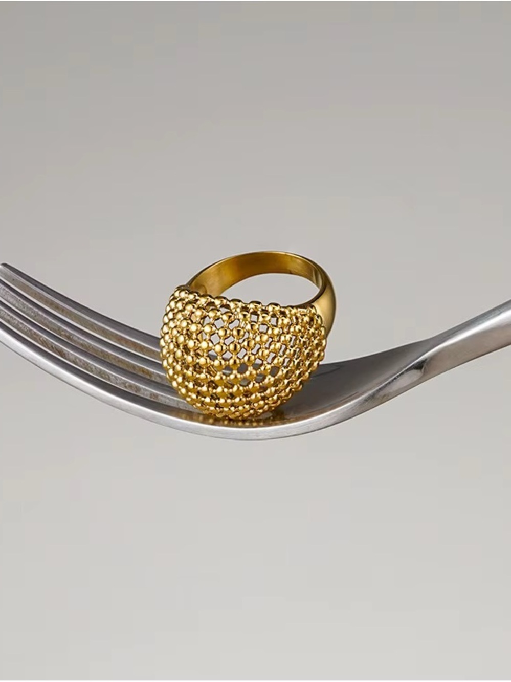 Chunky Gold plated ring with a textured surface #rave #statement #goldenring - Picture 3 of 5